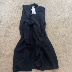 Sweater vest